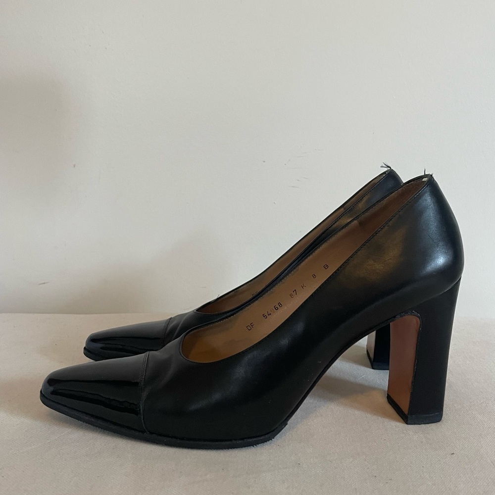 Ferragamo patent cap toe tip black leather pumps